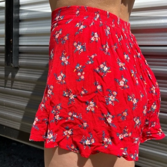 American Eagle Outfitters Pants - American Eagle Outfitters Red Floral Shorts